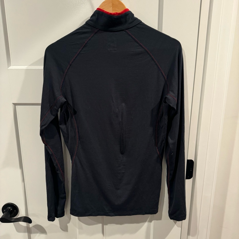 NWOT Icebreaker GT 200 Technical Base Layer Charcoal Gray Red Mens Outdoor Sz M - Picture 8 of 9